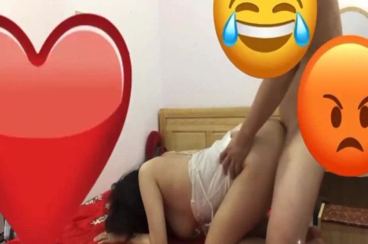 Даже час, ее парень Скайлар Вокс занимался сексом с ней сзади